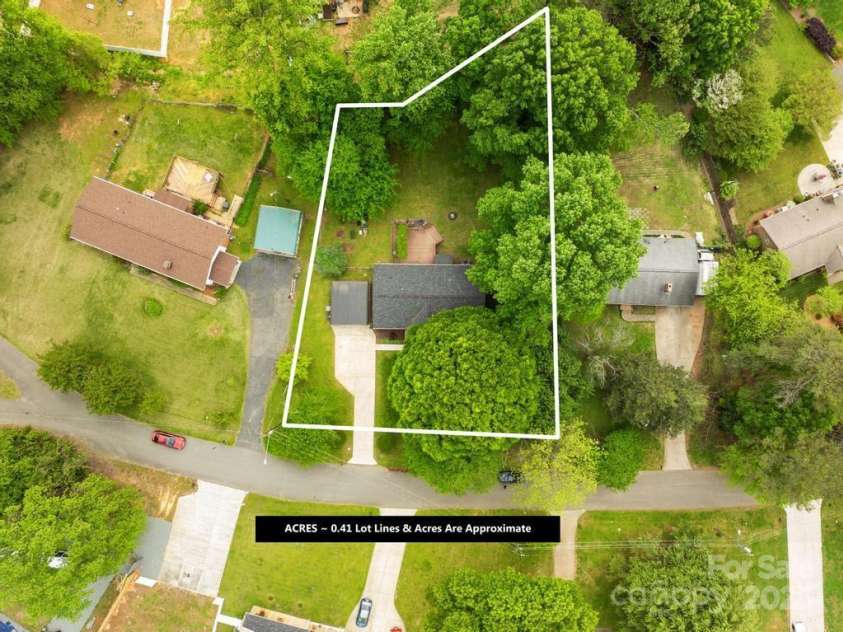 509 Carole Lane, Charlotte, NC 28214.  MLS# CAR4246567, YatesRealty ID 7448. 