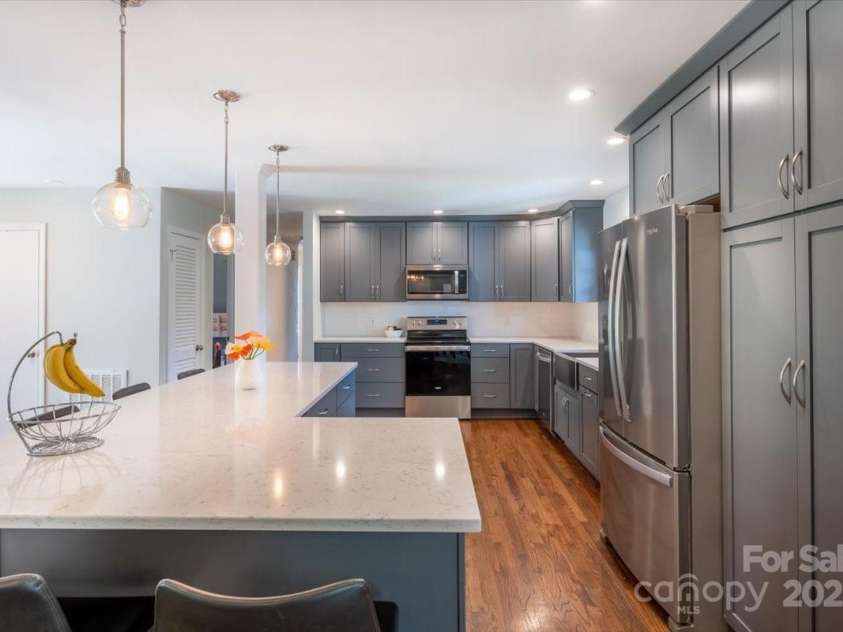 37 Far Hills Terrace, Brevard, NC 28712.  MLS# CAR4231717, YatesRealty ID 7449. 