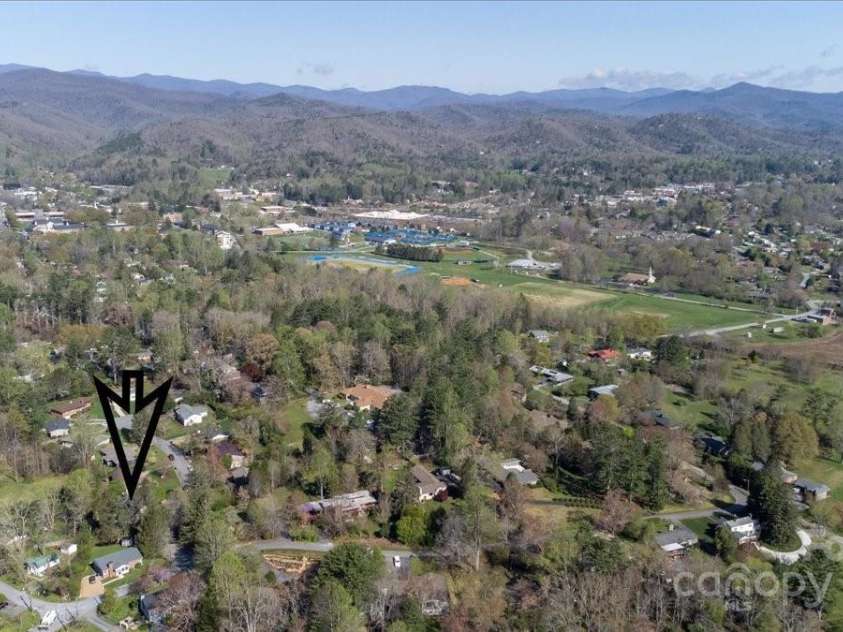 37 Far Hills Terrace, Brevard, NC 28712.  MLS# CAR4231717, YatesRealty ID 7449. 