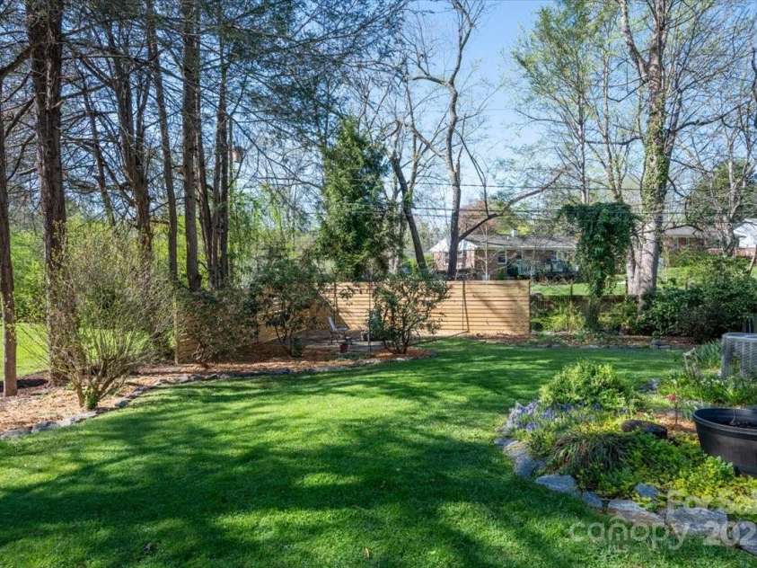 37 Far Hills Terrace, Brevard, NC 28712.  MLS# CAR4231717, YatesRealty ID 7449. 