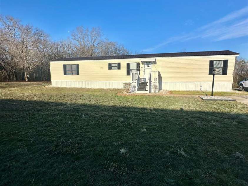 1557 Autumn Lane, Lincolnton, NC 28092.  MLS# CAR4333783, YatesRealty ID 745. MH #2