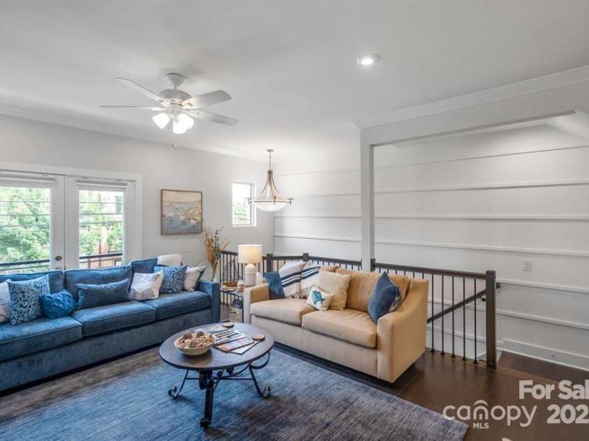 12119 Brooklyn Avenue, Charlotte, NC 28204.  MLS# CAR4300115, YatesRealty ID 7450. Living Room