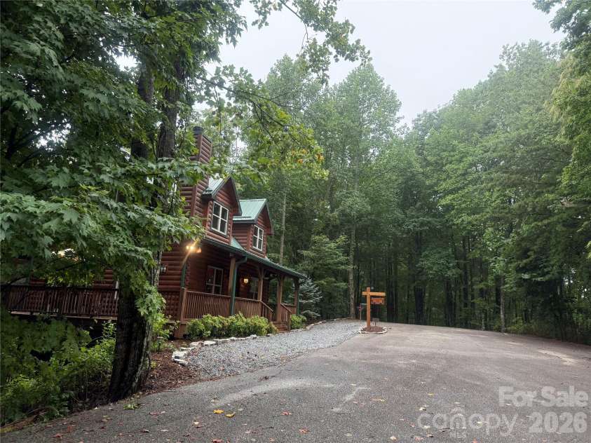 476 Double Eagle Drive, Nebo, NC 28761.  MLS# CAR4360435, YatesRealty ID 7450. 