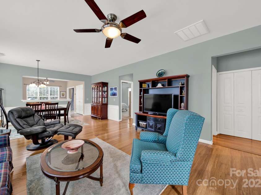 16307 Raven Crest Drive, Fort Mill, SC 29707.  MLS# CAR4297378, YatesRealty ID 7452. 