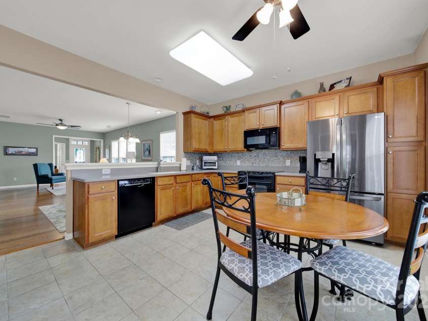 16307 Raven Crest Drive, Fort Mill, SC 29707.  MLS# CAR4297378, YatesRealty ID 7452. 