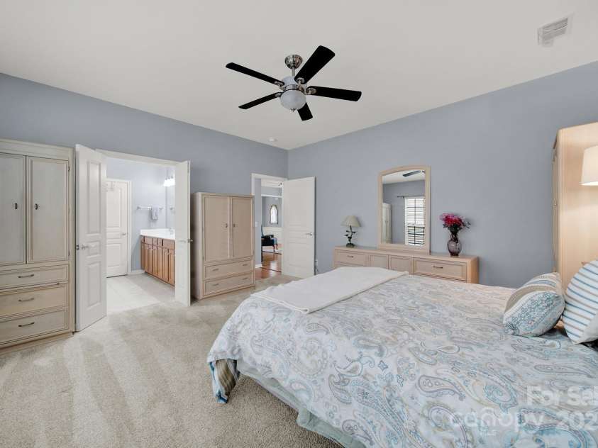 16307 Raven Crest Drive, Fort Mill, SC 29707.  MLS# CAR4297378, YatesRealty ID 7452. 