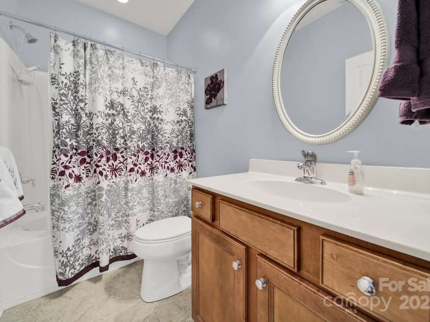 16307 Raven Crest Drive, Fort Mill, SC 29707.  MLS# CAR4297378, YatesRealty ID 7452. 