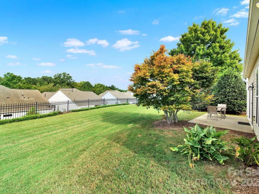 16307 Raven Crest Drive, Fort Mill, SC 29707.  MLS# CAR4297378, YatesRealty ID 7452. 