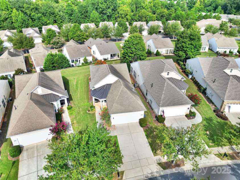 16307 Raven Crest Drive, Fort Mill, SC 29707.  MLS# CAR4297378, YatesRealty ID 7452. 
