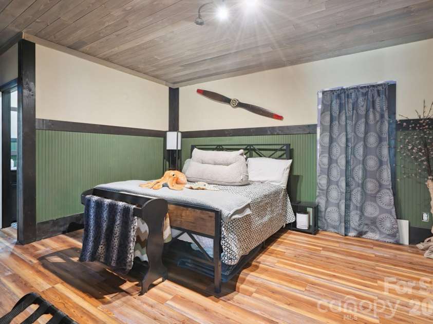 139 Sheep Path Drive, Mooresville, NC 28115.  MLS# CAR4334366, YatesRealty ID 7453. Basement Bedroom