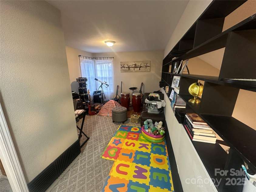 10202 Orchard Grass Court, Charlotte, NC 28278.  MLS# CAR4246172, YatesRealty ID 7457. 