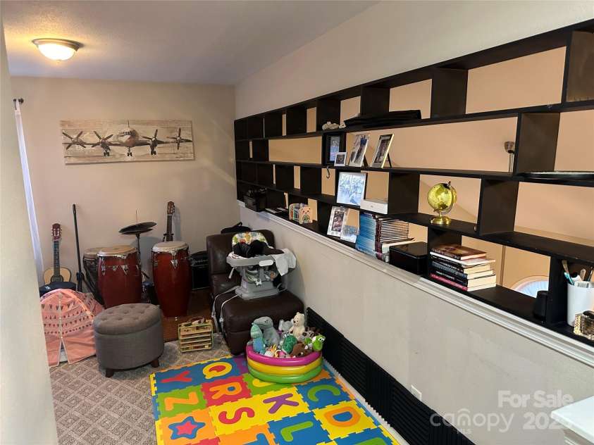 10202 Orchard Grass Court, Charlotte, NC 28278.  MLS# CAR4246172, YatesRealty ID 7457. 