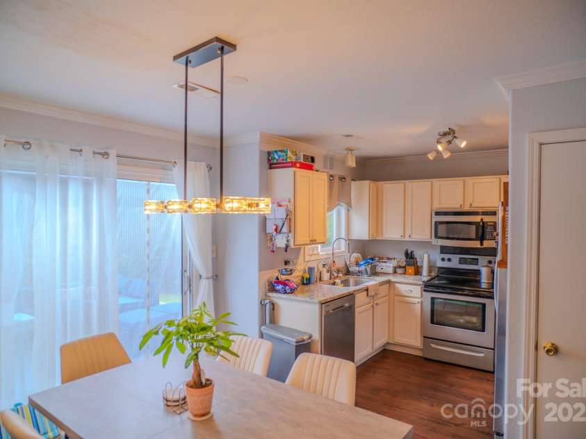 10202 Orchard Grass Court, Charlotte, NC 28278.  MLS# CAR4246172, YatesRealty ID 7457. 