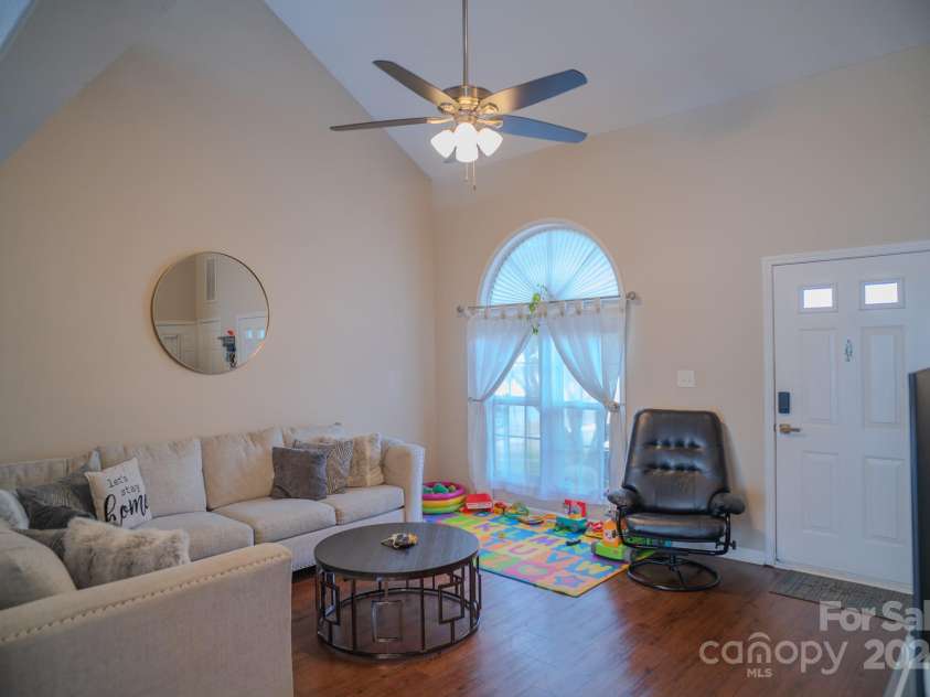 10202 Orchard Grass Court, Charlotte, NC 28278.  MLS# CAR4246172, YatesRealty ID 7457. 