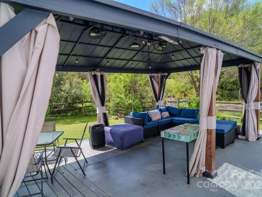 10202 Orchard Grass Court, Charlotte, NC 28278.  MLS# CAR4246172, YatesRealty ID 7457. 