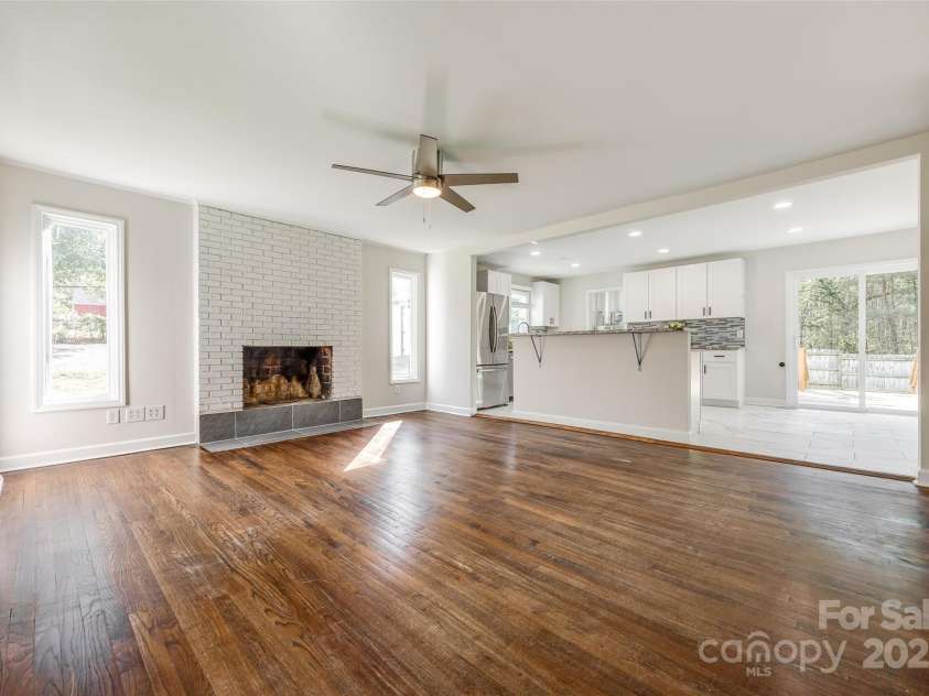 1849 Harris Road, Fort Mill, SC 29708.  MLS# CAR4241531, YatesRealty ID 7458. Open Concept.  Living room flows into kitchen