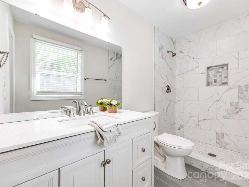 1849 Harris Road, Fort Mill, SC 29708.  MLS# CAR4241531, YatesRealty ID 7458. Primary Bathroom