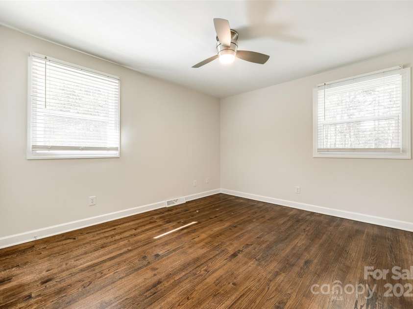 1849 Harris Road, Fort Mill, SC 29708.  MLS# CAR4241531, YatesRealty ID 7458. Primary Bedroom with en suite bathroom