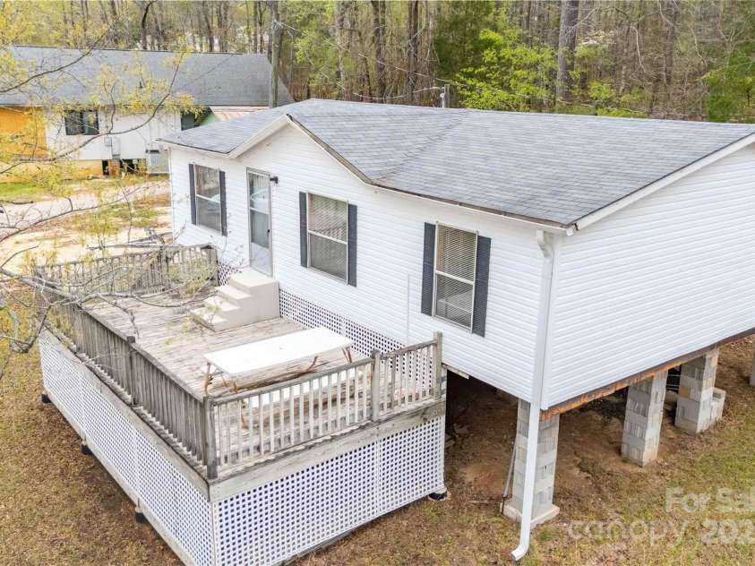 2342 Beaver Creek Road, Camden, SC 29020.  MLS# CAR4244938, YatesRealty ID 7458. 