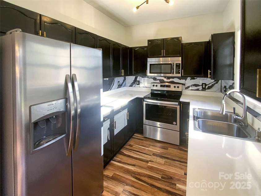 257 Doughton Lane, Charlotte, NC 28217.  MLS# CAR4220233, YatesRealty ID 7460. 