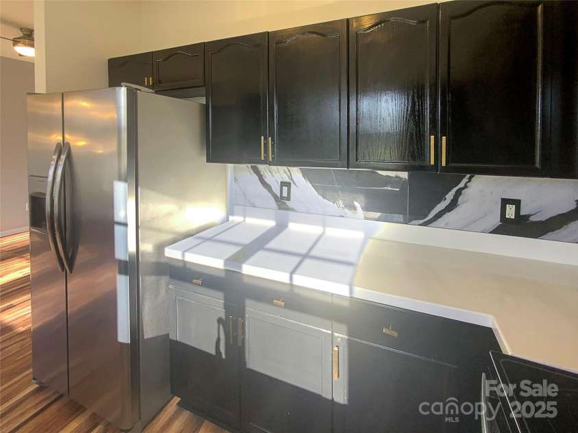 257 Doughton Lane, Charlotte, NC 28217.  MLS# CAR4220233, YatesRealty ID 7460. 