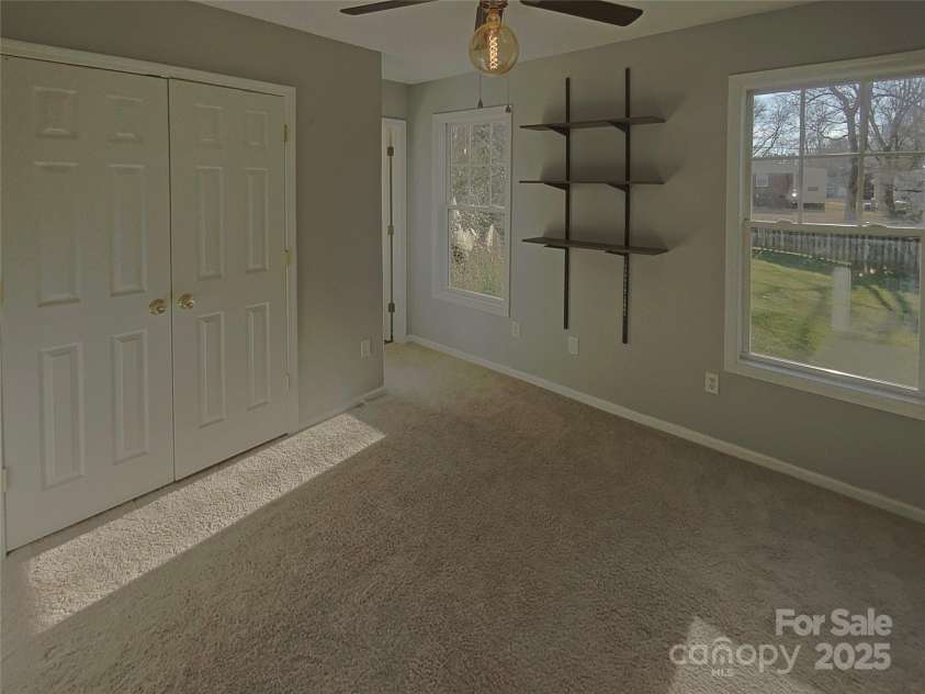 257 Doughton Lane, Charlotte, NC 28217.  MLS# CAR4220233, YatesRealty ID 7460. 