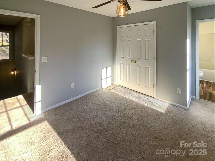 257 Doughton Lane, Charlotte, NC 28217.  MLS# CAR4220233, YatesRealty ID 7460. 