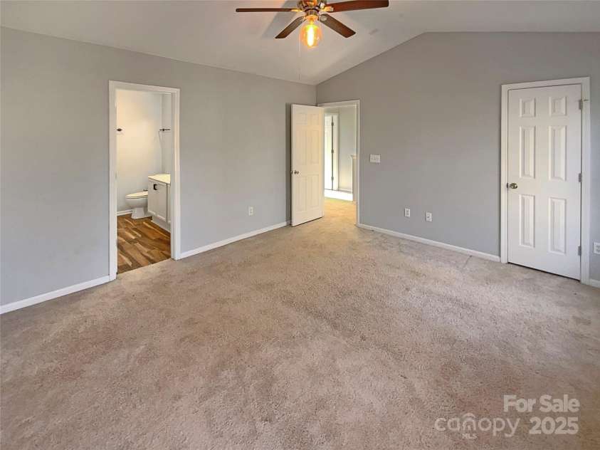 257 Doughton Lane, Charlotte, NC 28217.  MLS# CAR4220233, YatesRealty ID 7460. 