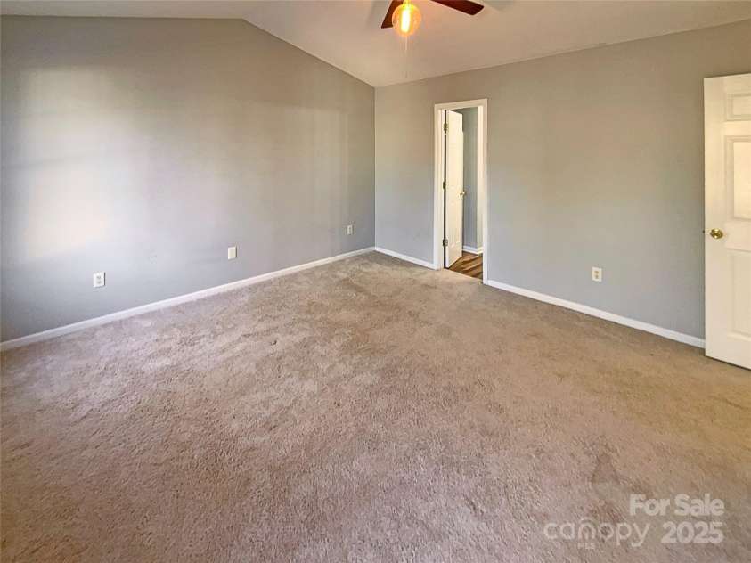 257 Doughton Lane, Charlotte, NC 28217.  MLS# CAR4331897, YatesRealty ID 7460. 