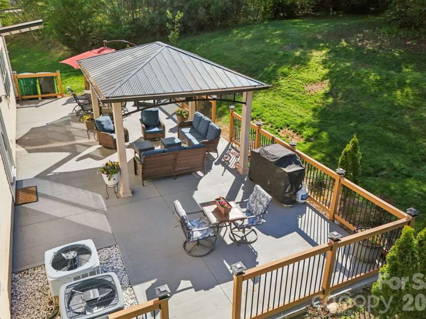 13317 Emerald Branch Lane, Charlotte, NC 28273.  MLS# CAR4360155, YatesRealty ID 7461. 