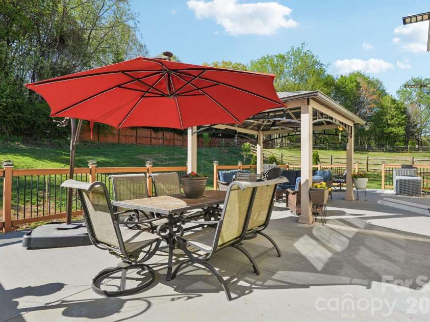 13317 Emerald Branch Lane, Charlotte, NC 28273.  MLS# CAR4360155, YatesRealty ID 7461. 