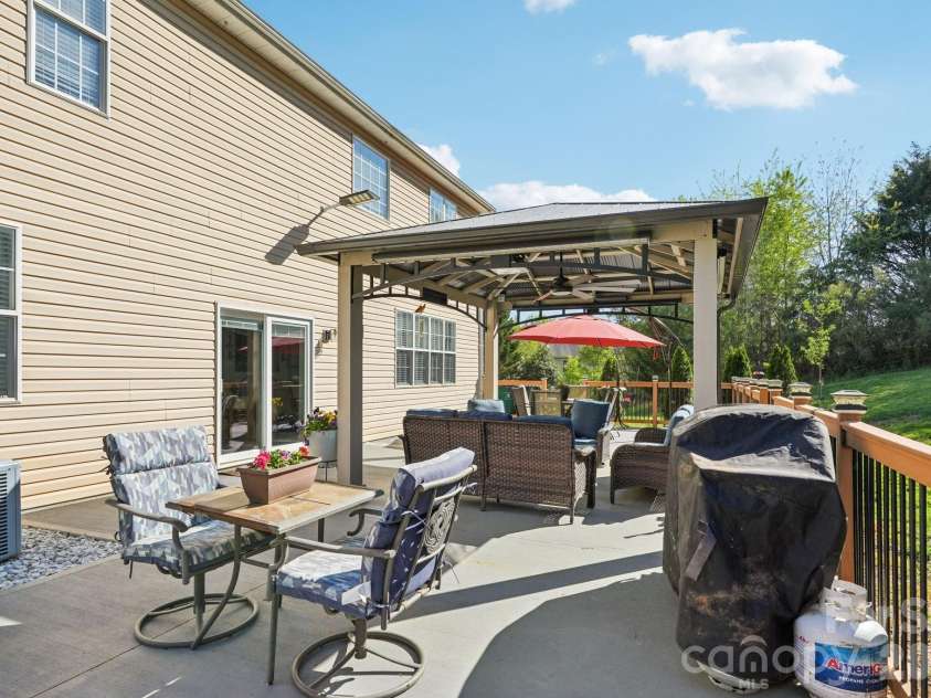13317 Emerald Branch Lane, Charlotte, NC 28273.  MLS# CAR4360155, YatesRealty ID 7461. 