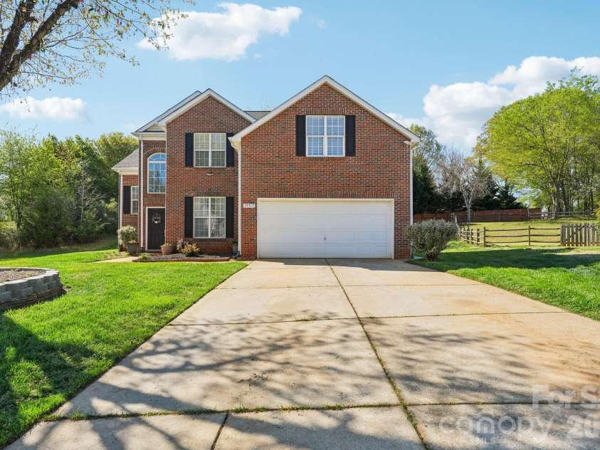 13317 Emerald Branch Lane, Charlotte, NC 28273.  MLS# CAR4360155, YatesRealty ID 7461. 