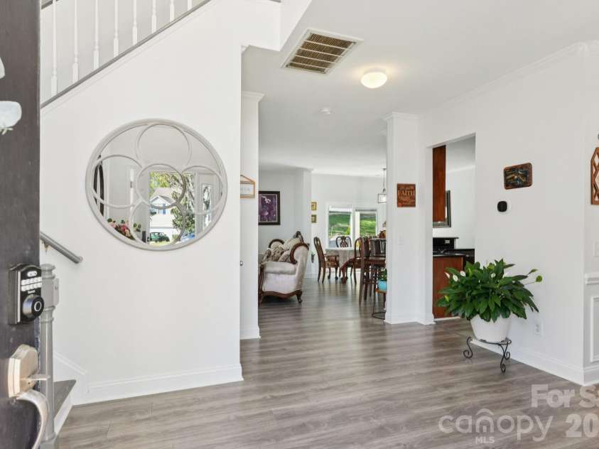 13317 Emerald Branch Lane, Charlotte, NC 28273.  MLS# CAR4360155, YatesRealty ID 7461. Entryway