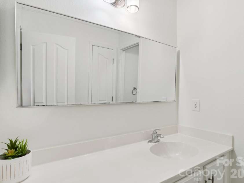 13317 Emerald Branch Lane, Charlotte, NC 28273.  MLS# CAR4360155, YatesRealty ID 7461. Full Bath Upper