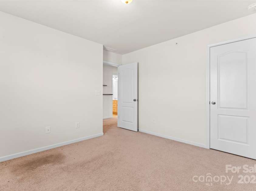 112 Serravista Street, Mooresville, NC 28117.  MLS# CAR4248565, YatesRealty ID 7462. 