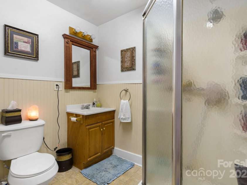 720 A-C Harris Avenue, Valdese, NC 28690.  MLS# CAR4192750, YatesRealty ID 7463. 