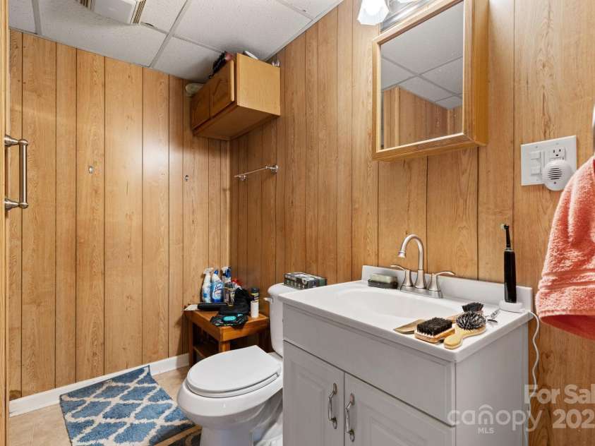 720 A-C Harris Avenue, Valdese, NC 28690.  MLS# CAR4192750, YatesRealty ID 7463. 