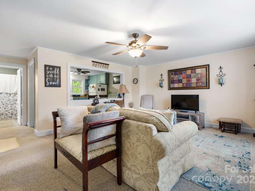 720 A-C Harris Avenue, Valdese, NC 28690.  MLS# CAR4192750, YatesRealty ID 7463. 