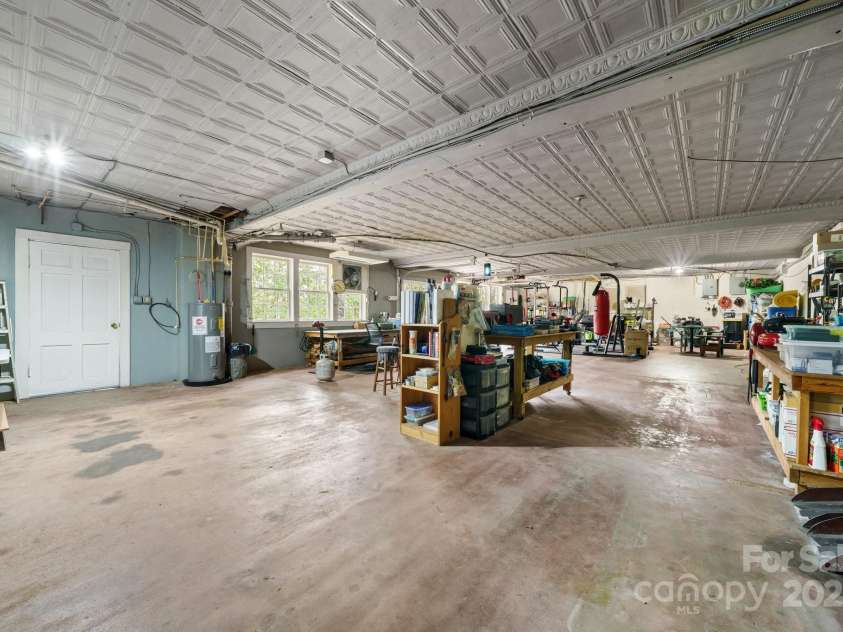 720 A-C Harris Avenue, Valdese, NC 28690.  MLS# CAR4192750, YatesRealty ID 7463. 