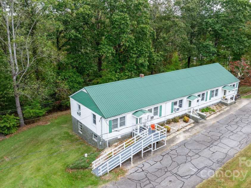 720 A-C Harris Avenue, Valdese, NC 28690.  MLS# CAR4192750, YatesRealty ID 7463. 