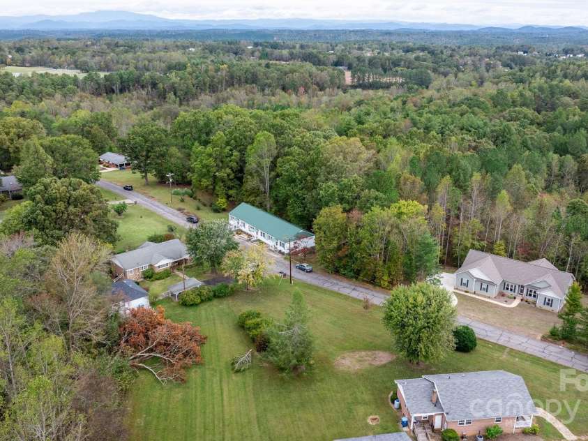 720 A-C Harris Avenue, Valdese, NC 28690.  MLS# CAR4192750, YatesRealty ID 7463. 