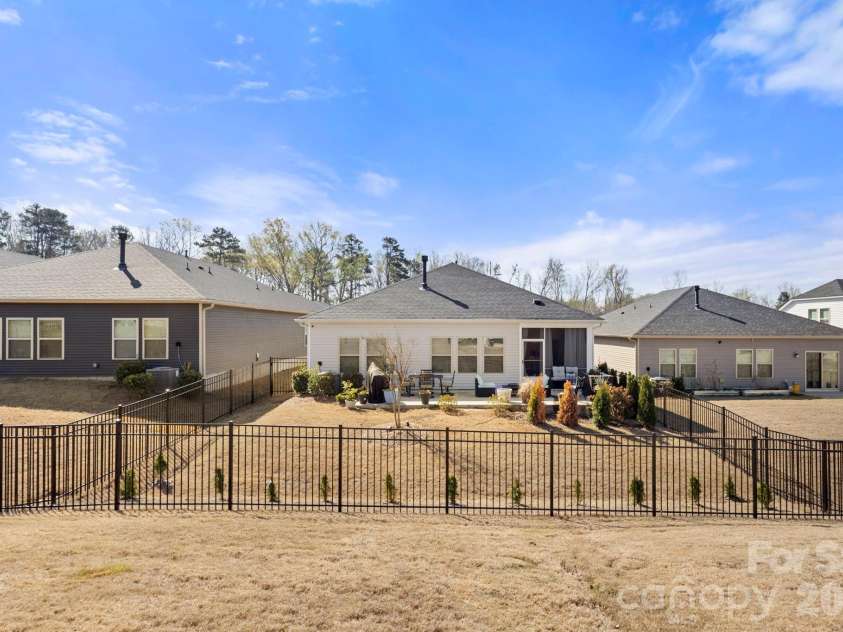 9842 Festival Way, Charlotte, NC 28215.  MLS# CAR4357969, YatesRealty ID 7463. 