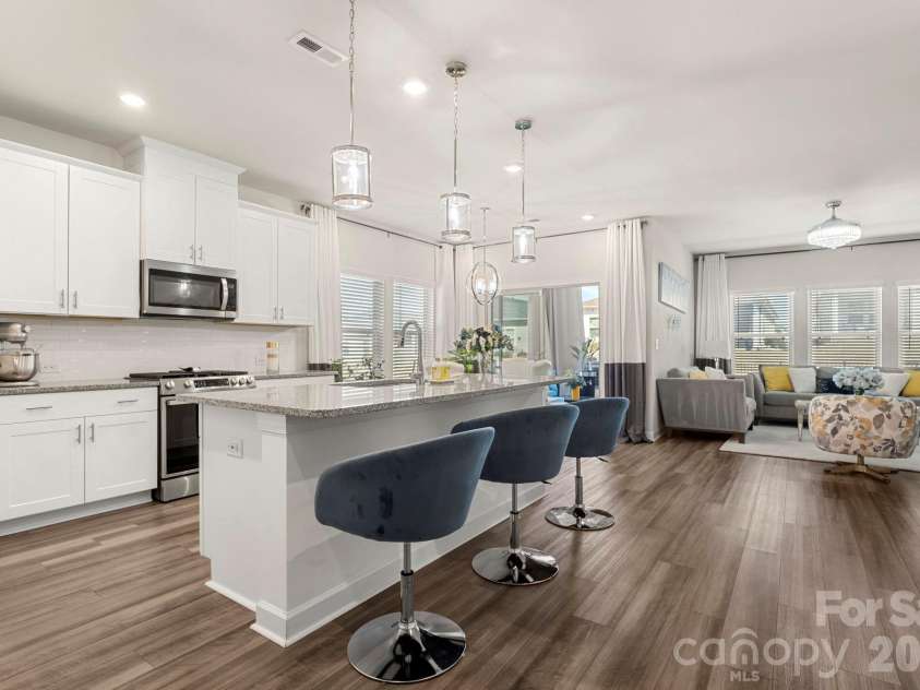 9842 Festival Way, Charlotte, NC 28215.  MLS# CAR4357969, YatesRealty ID 7463. Kitchen