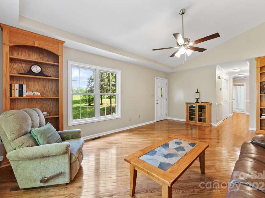 109 Wren Lane, Mooresville, NC 28117.  MLS# CAR4245335, YatesRealty ID 7464. 