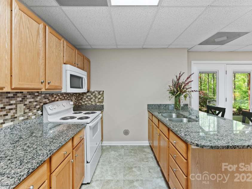 109 Wren Lane, Mooresville, NC 28117.  MLS# CAR4245335, YatesRealty ID 7464. 