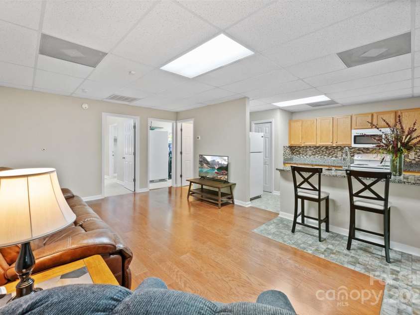 109 Wren Lane, Mooresville, NC 28117.  MLS# CAR4245335, YatesRealty ID 7464. Breakfast Bar in 2nd Kitchen