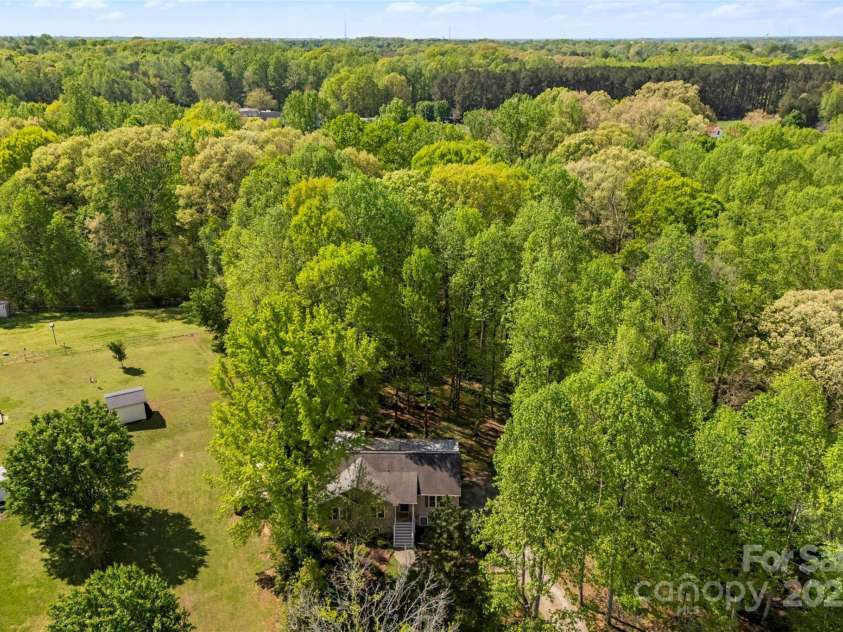 109 Wren Lane, Mooresville, NC 28117.  MLS# CAR4245335, YatesRealty ID 7464. Come Home!