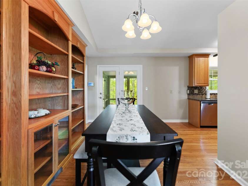 109 Wren Lane, Mooresville, NC 28117.  MLS# CAR4245335, YatesRealty ID 7464. Dining Area w. built-ins
