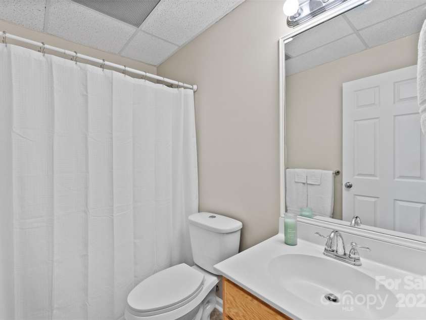 109 Wren Lane, Mooresville, NC 28117.  MLS# CAR4245335, YatesRealty ID 7464. Full Bath Main Level